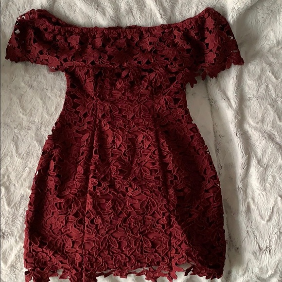 Guess Dresses & Skirts - 3 for 22$ - Off the Shoulder lace GUESS dress